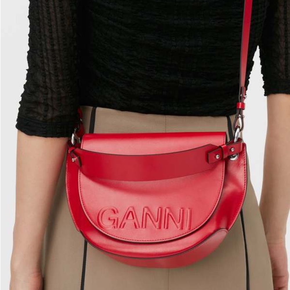 GANNI Crossbody Saddle Bag in Barbados Cherry Red